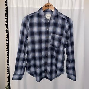 Abercrombie & Fitch blue plaid flannel women’s XS checkered button down shirt